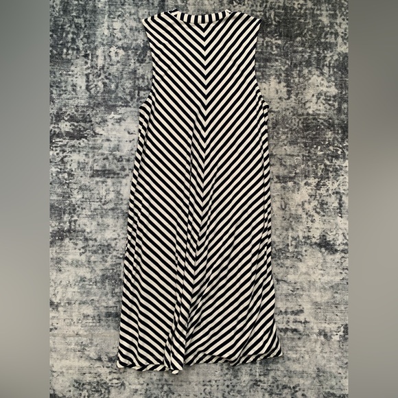 J. Crew Swingy Chevron Mock Neck Dress J8901 | Medium | Striped Navy & White - Picture 3 of 7